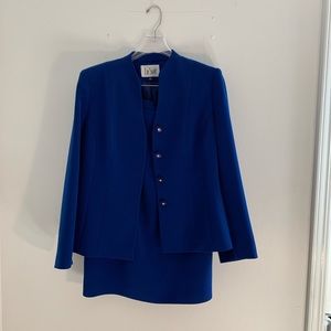 Women’s pantsuit